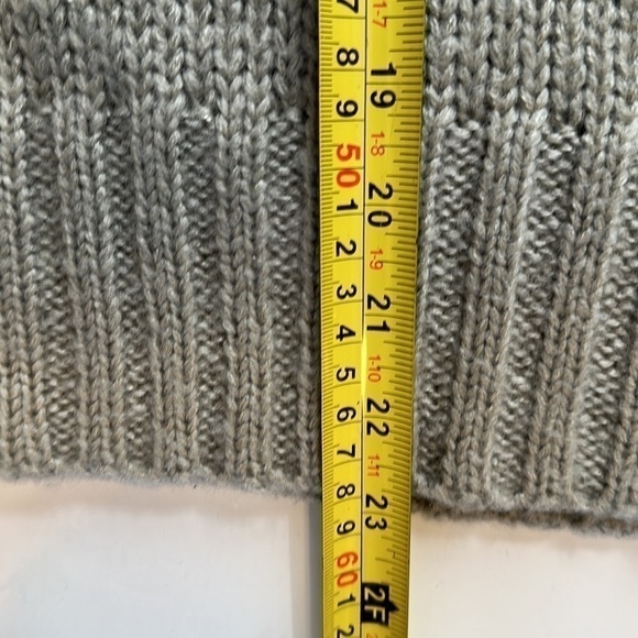 John + Jenn Gray Color Block Boucle Detail Pullover Sweater Size Medium - Picture 10 of 10
